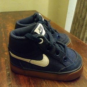 Size 4c Nikes